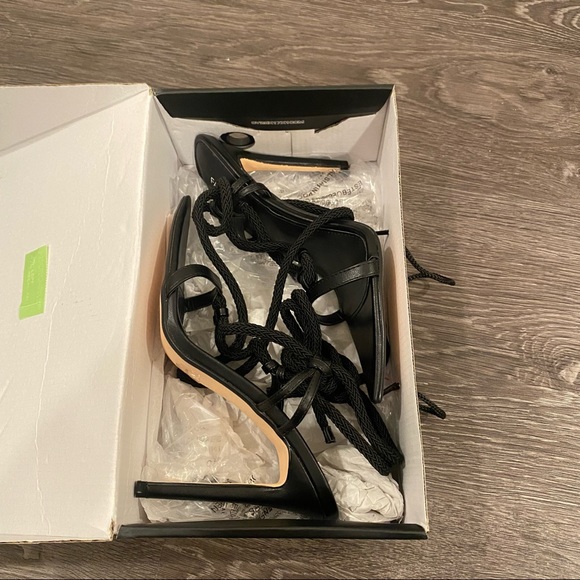 New Fashion Nova high heel sandals size 8 black - Picture 5 of 8